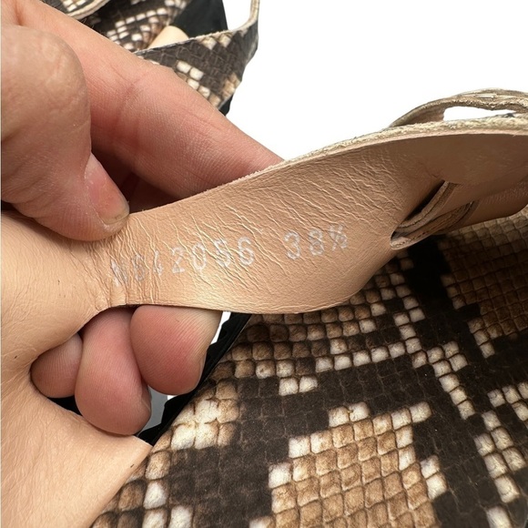NEW AGL | Violante Platform Slingback Sandal in Python print - Picture 4 of 7
